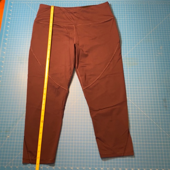 Women’s Victoria Sport Leggings, Size L, purple.  Capri Length. - Picture 3 of 7